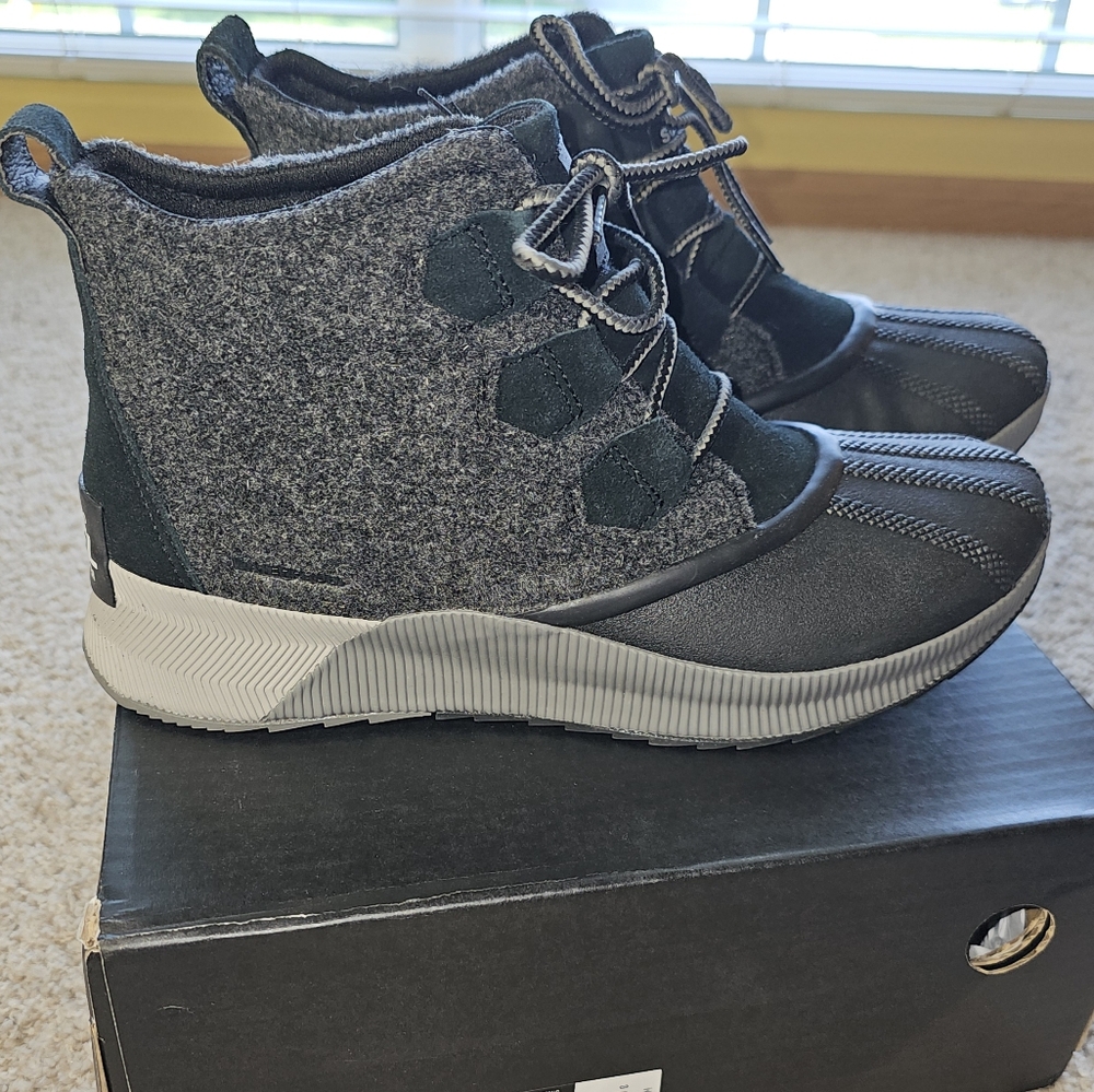 Sorel Duck Boots - Picture 3 of 6